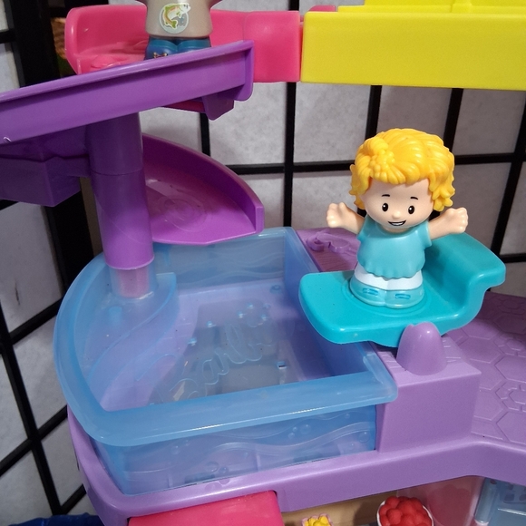 Little People Barbie Little Dreamhouse Toddler Playset with Figures - Picture 8 of 16